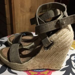 Enzo Angiolini- Brown Espadrilles perfect 4 summer